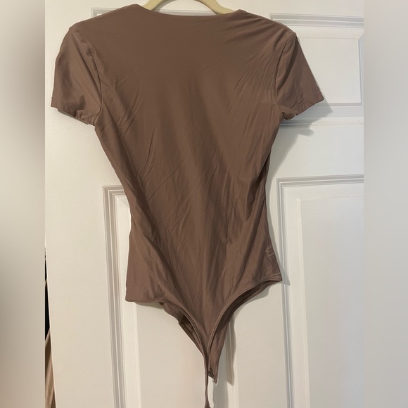 Soft Matte Seamless Tee Bodysuit NWT - Picture 4 of 6